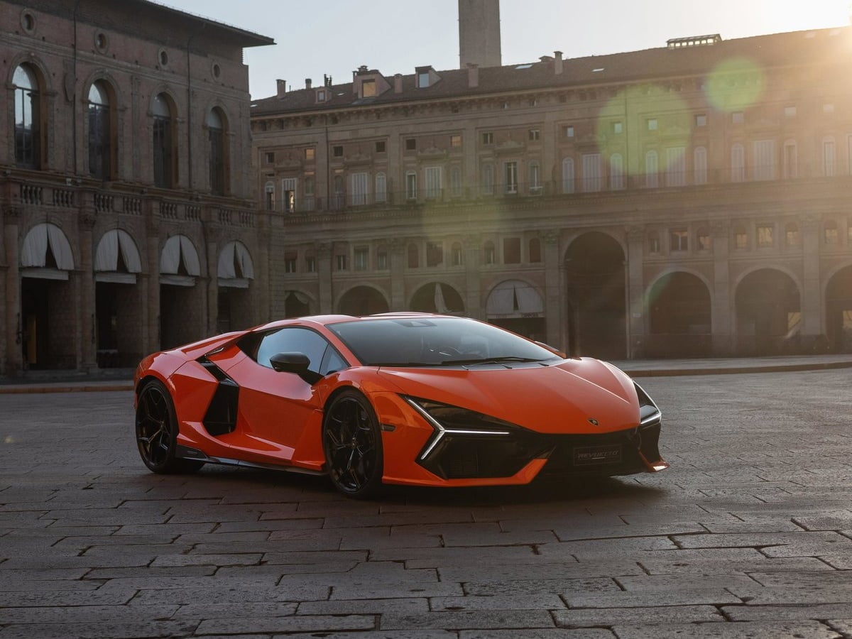 Lamborghini Revuelto