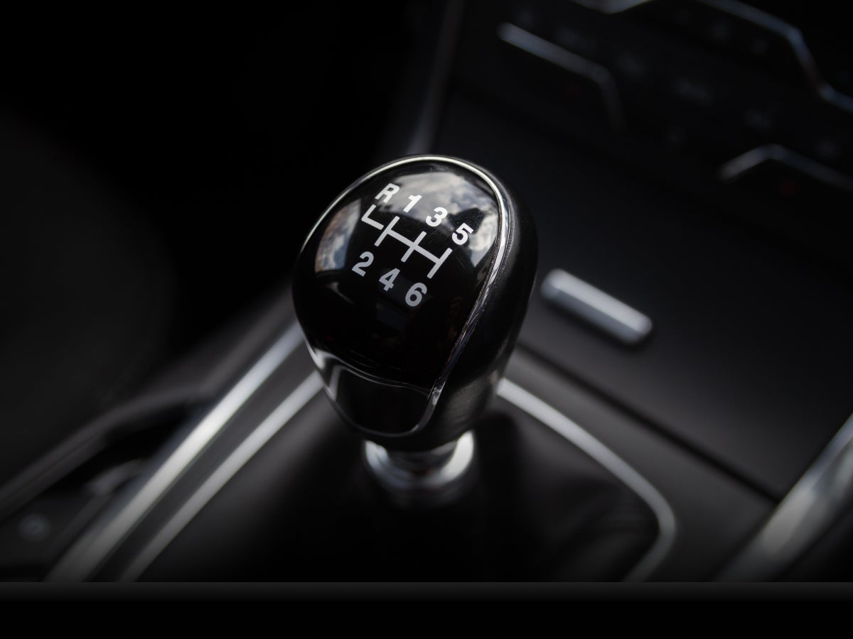 Manual Transmission Explained: How it Works and the Best Cars