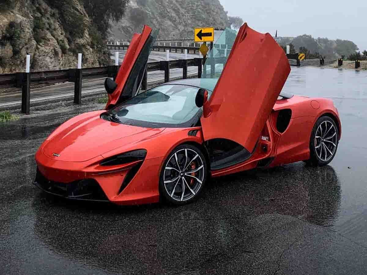 Best V6 Engine Cars: McLaren Artura – Fastest V6 Engine Car in India