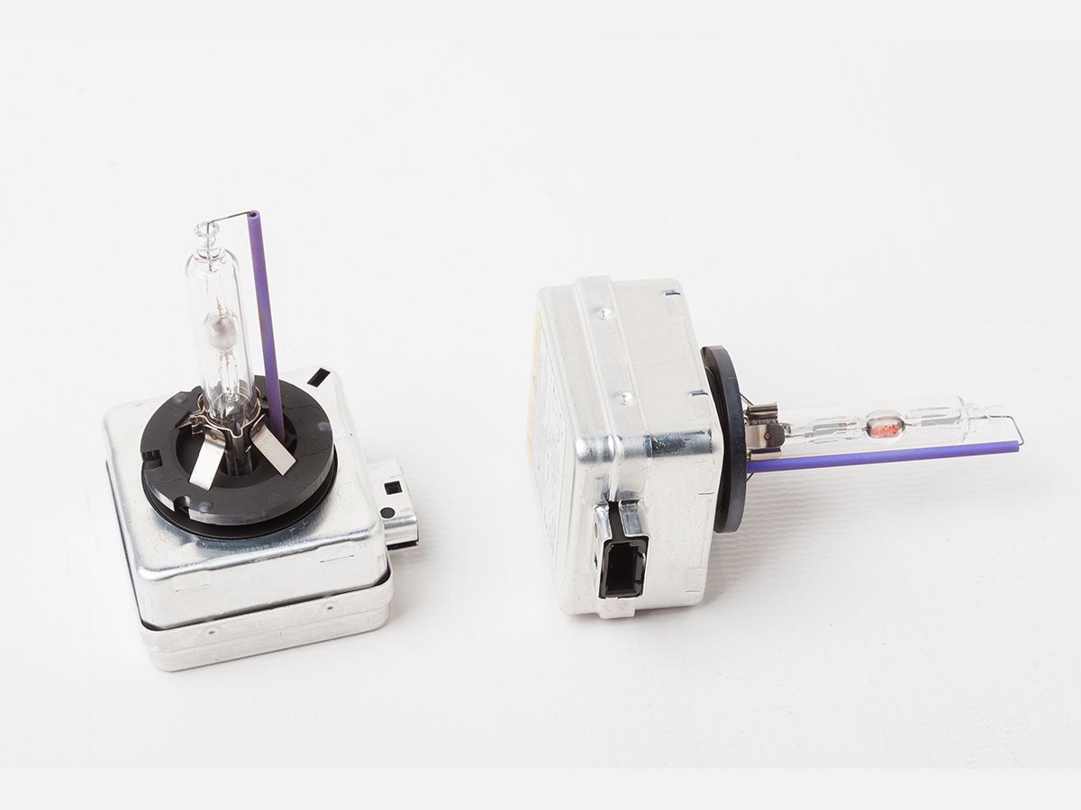 A high lumen car LED headlight which is used is projector headlamp setup