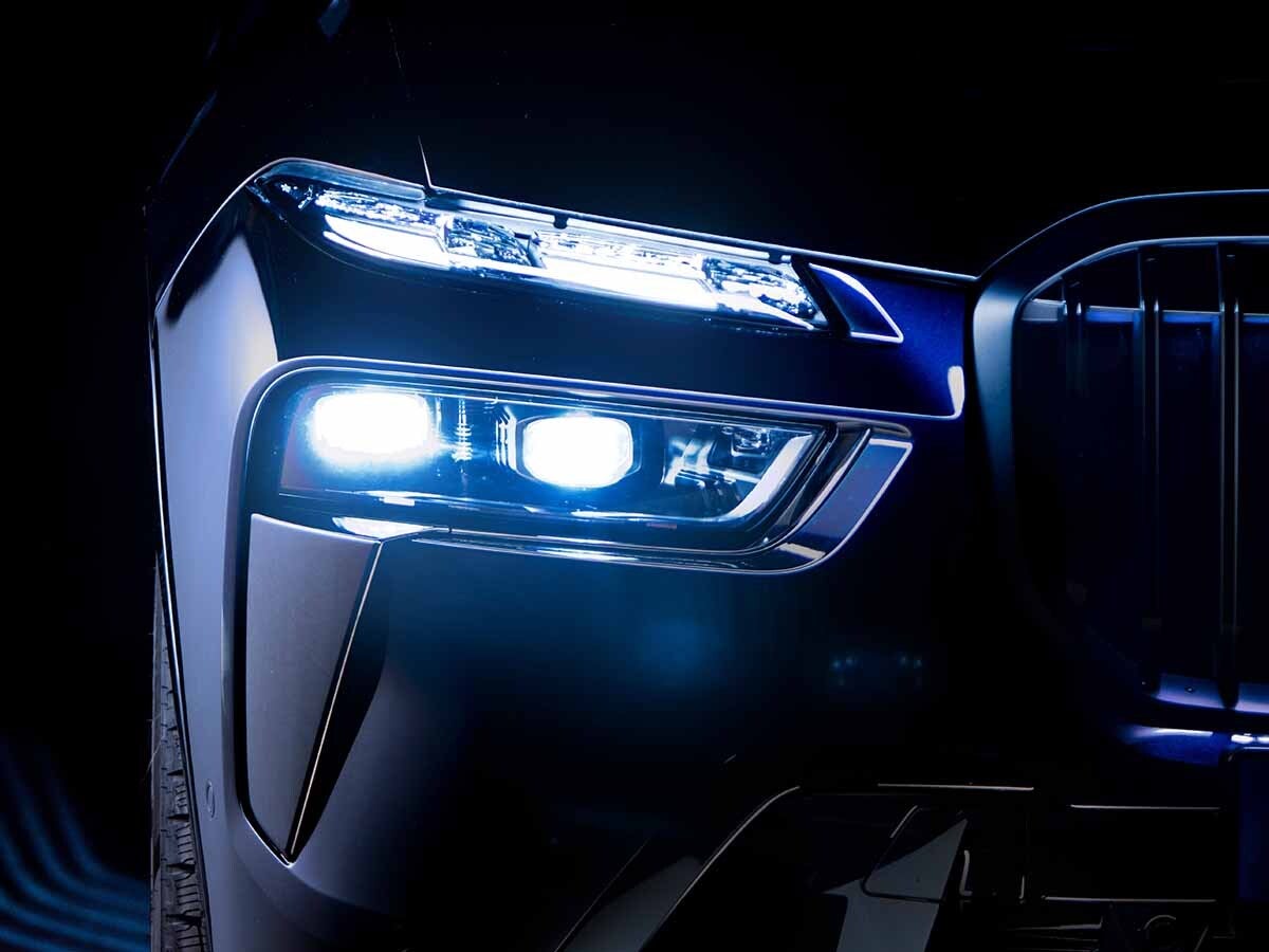 projector vs halogen headlamps