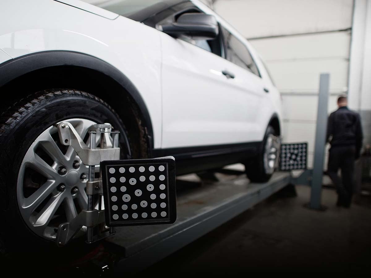car wheel allignment at a service centre