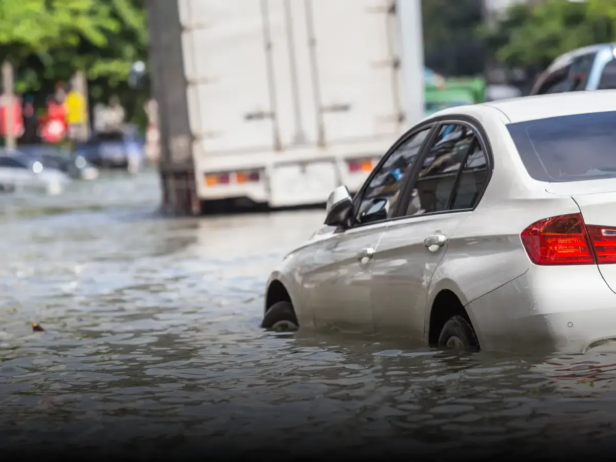 Top 5 signs that a used car has flood damage.webp