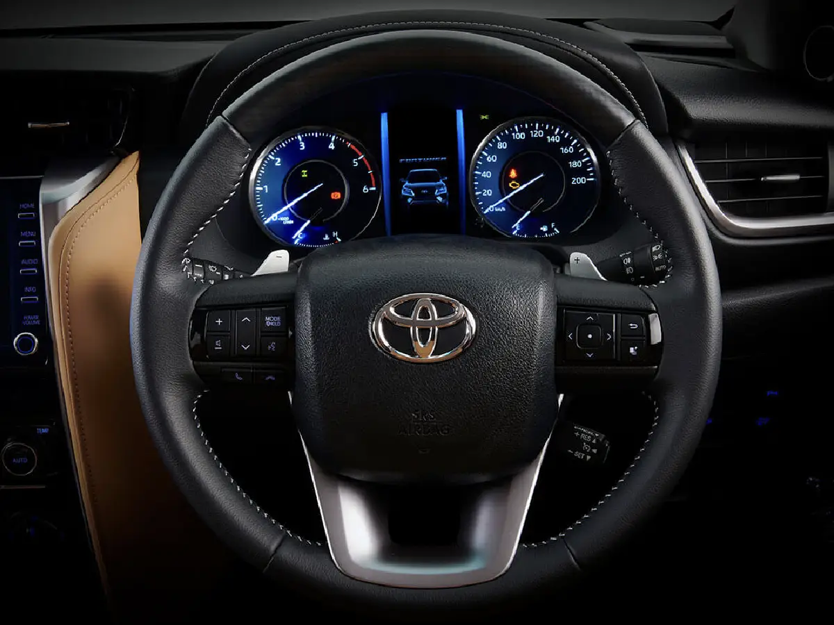 fortuner interior 