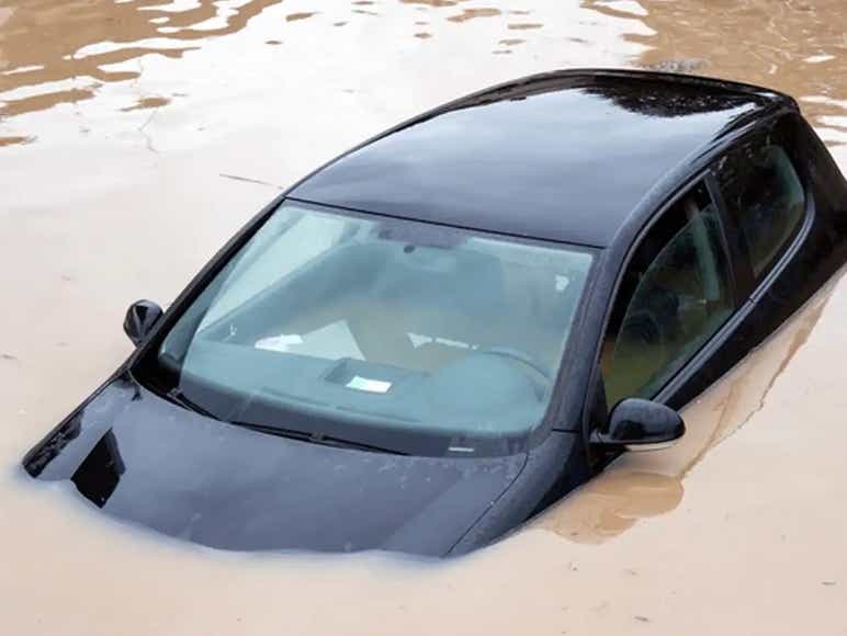 spot-flood-damaged-car