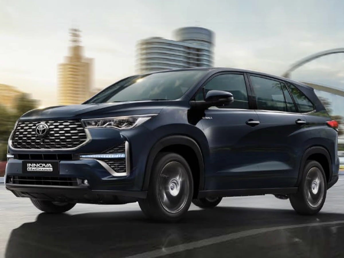 Toyota Innova Hycross