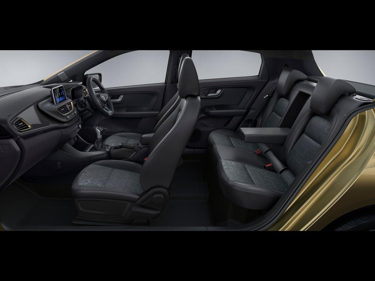 2020 Altroz interior