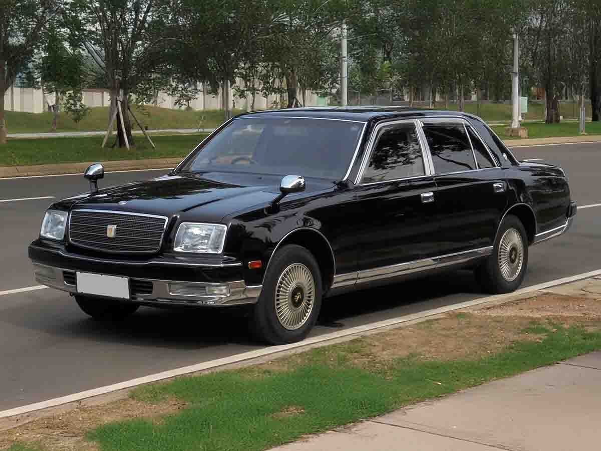 Best V12 Engine Cars: Toyota Century V12 – Most Exclusive Luxury Limousine