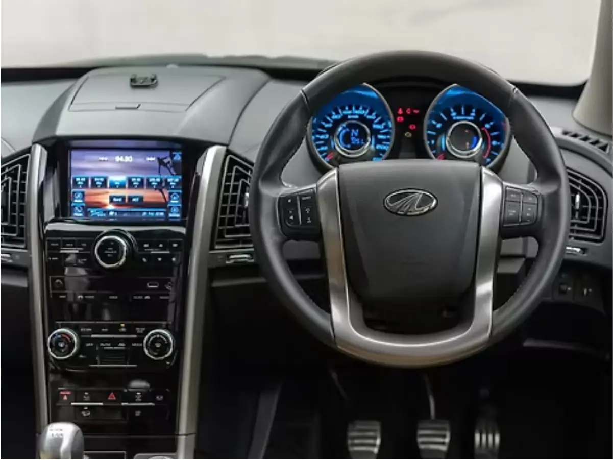 xuv interior 