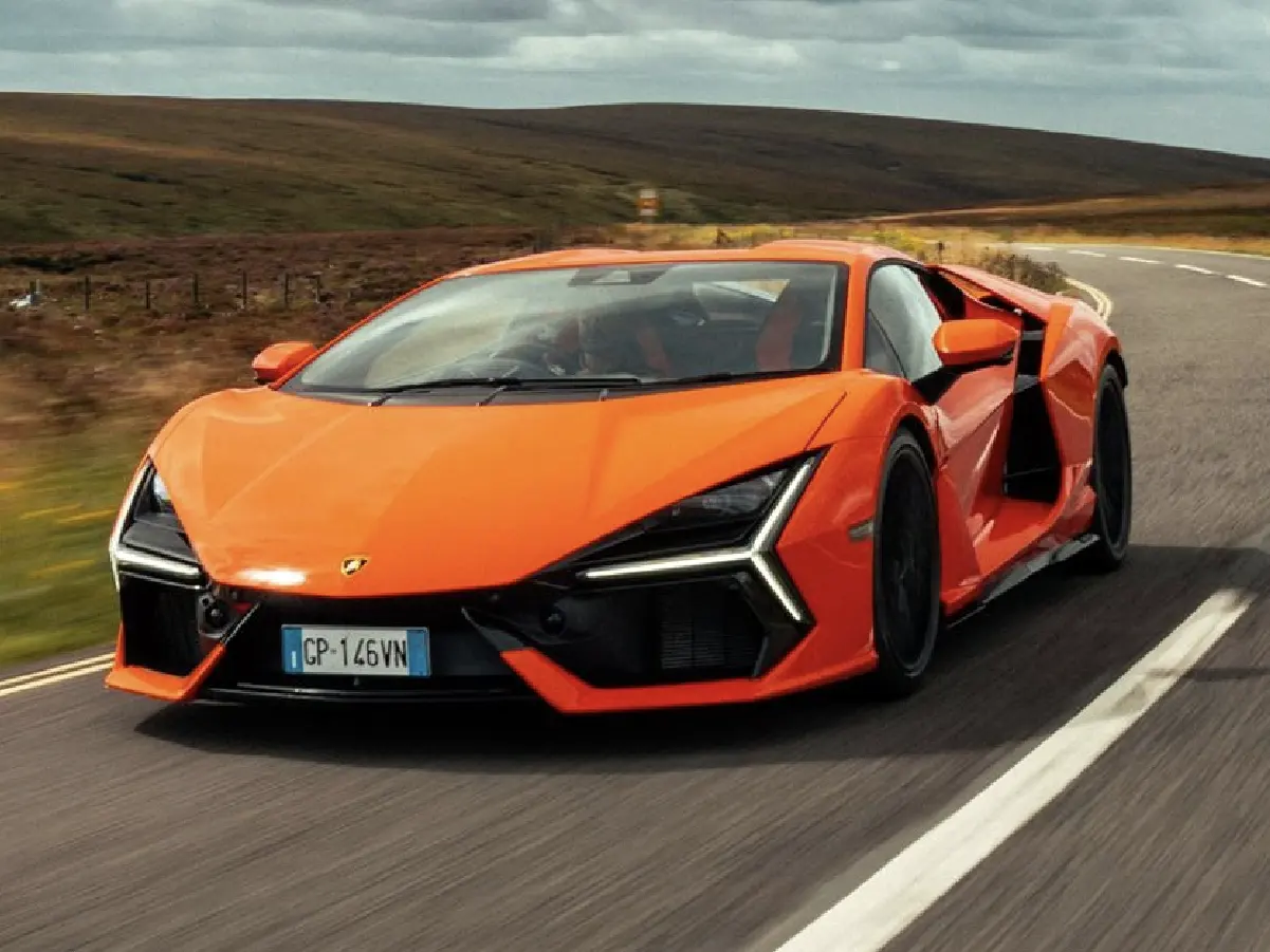 Lamborghini Revuelto | Top Speed: 350+ kmph