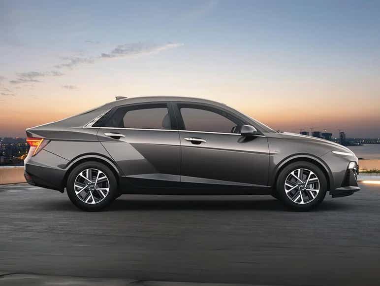 2024 hyundai verna side exterior
