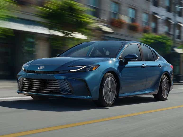2025 toyota camry hybrid front design blue usa