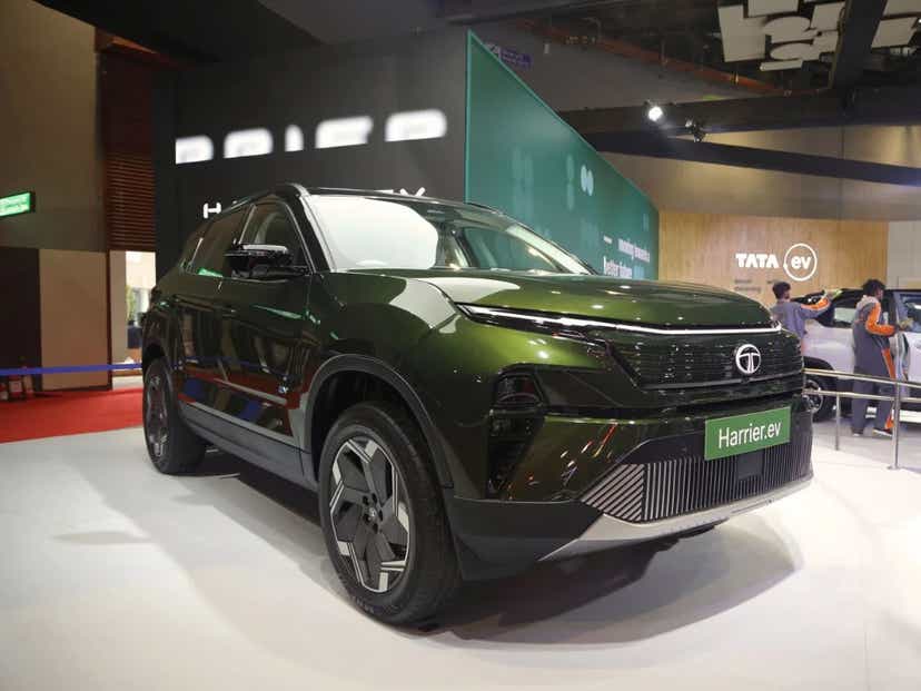 upcoming new 2025 tata harrier ev front profile aryan