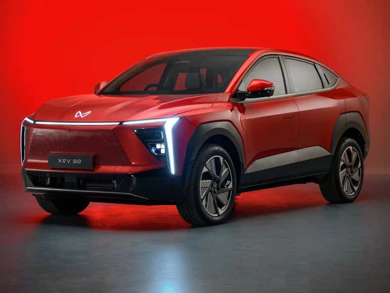 2025 mahindra xev 9e colour options
