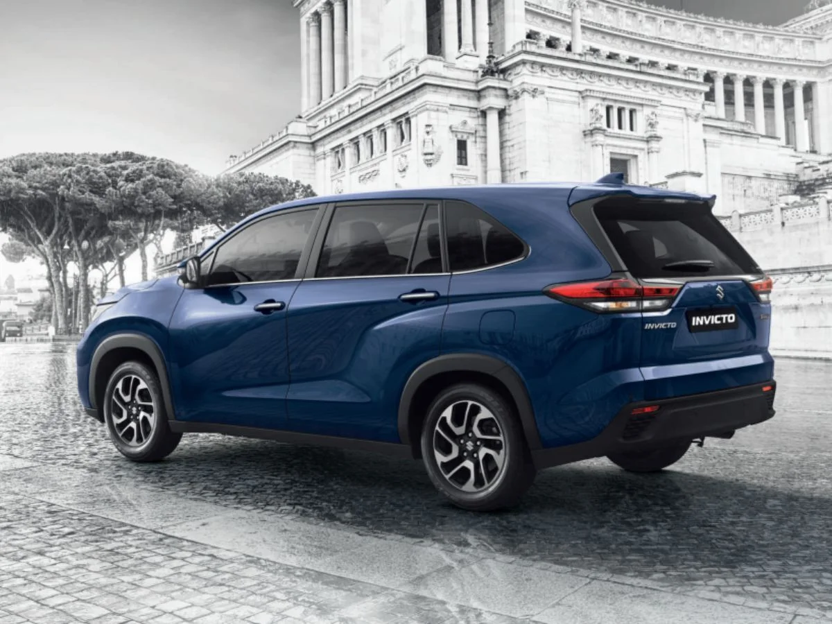 2024 maruti suzuki invicto rear nexa blue