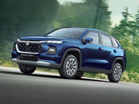 2025 maruti suzuki grand vitara suv blue action shot