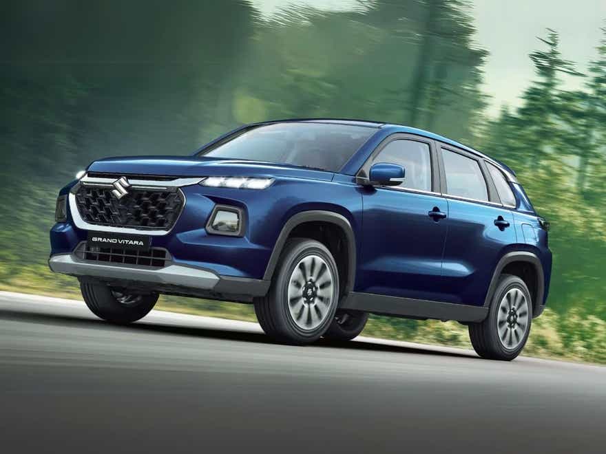 2025 maruti suzuki grand vitara suv blue action shot