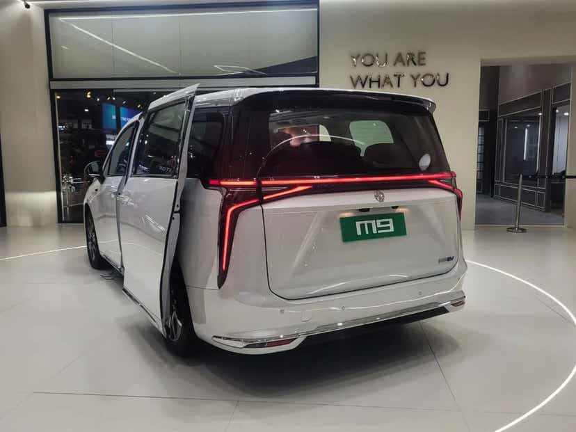 upcoming 2025 mg m9 electric mpv van india styling design auto expo aryan
