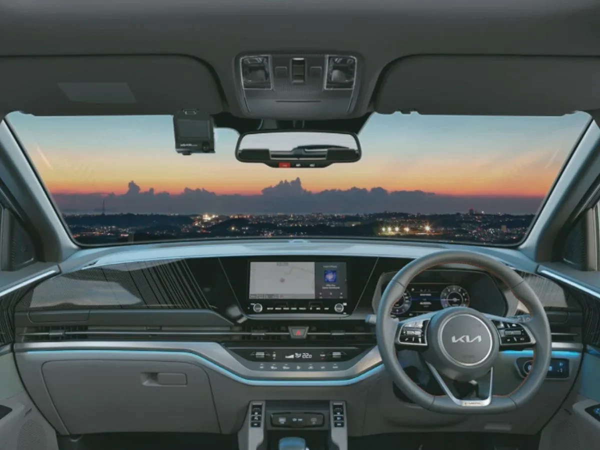 2025 kia carens interior features dashboard layout