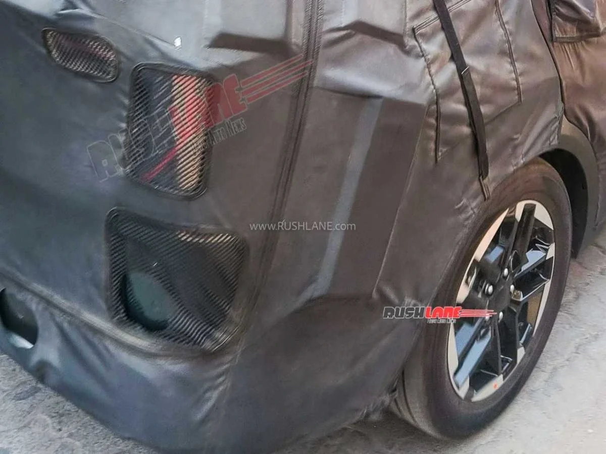 2025 Kia Carens spotted on test rear image