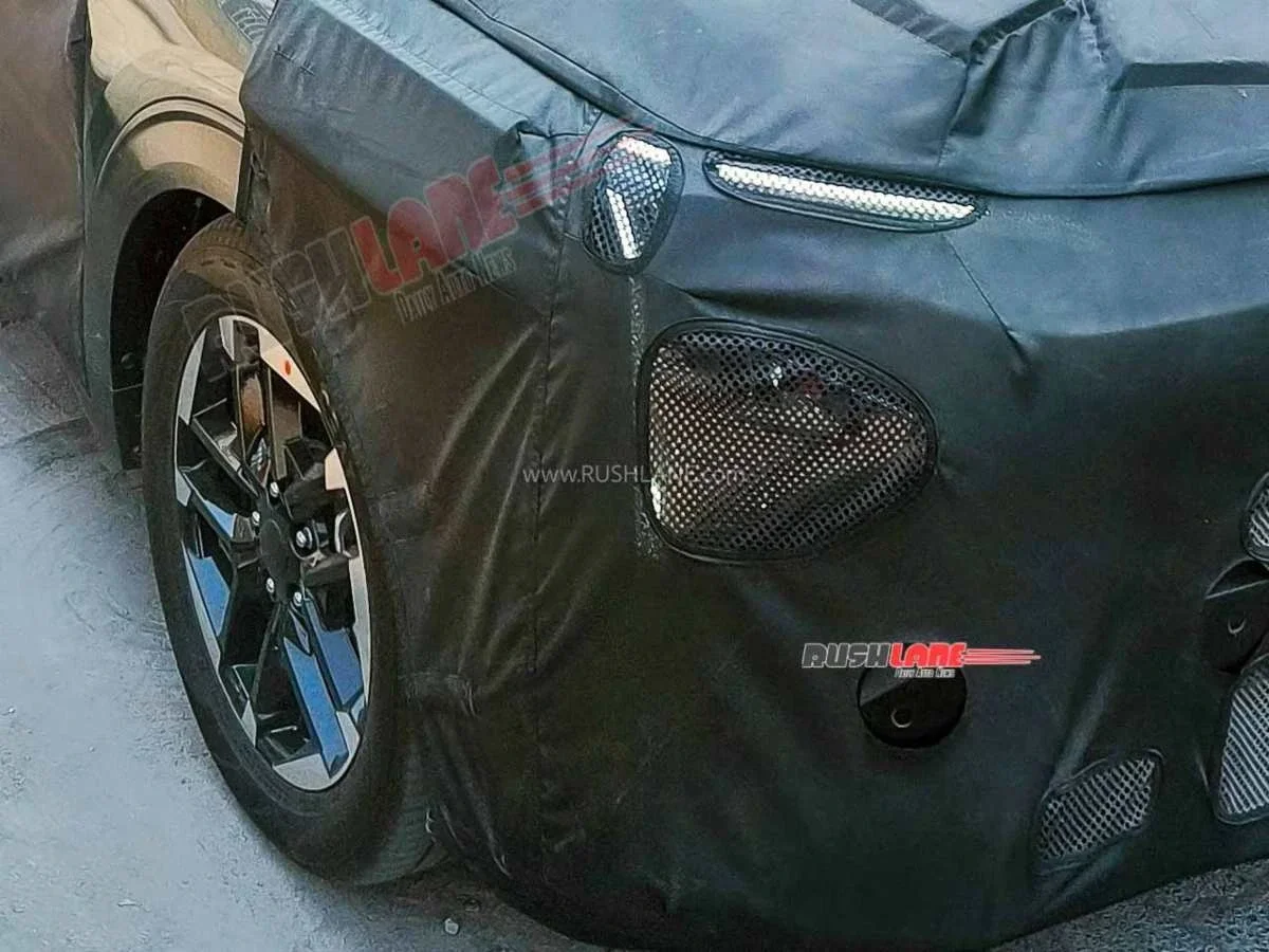 2025 Kia Carens spotted on test