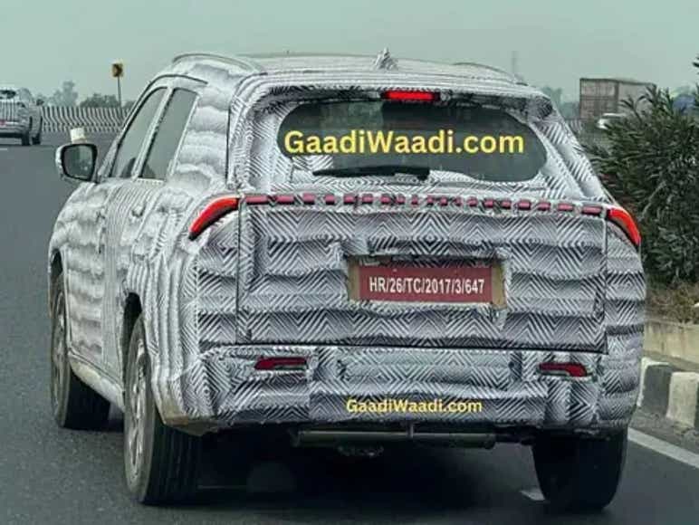 upcoming 2025 maruti suzuki grand vitara 7 seater spy shots rear gaadiwaadi
