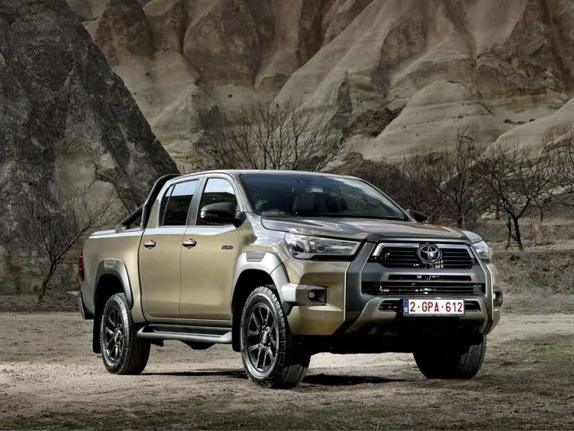 2025 toyota hilux hybrid 48v expected price india