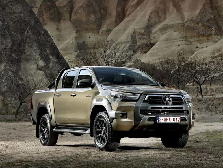 2025 toyota hilux hybrid 48v expected price india