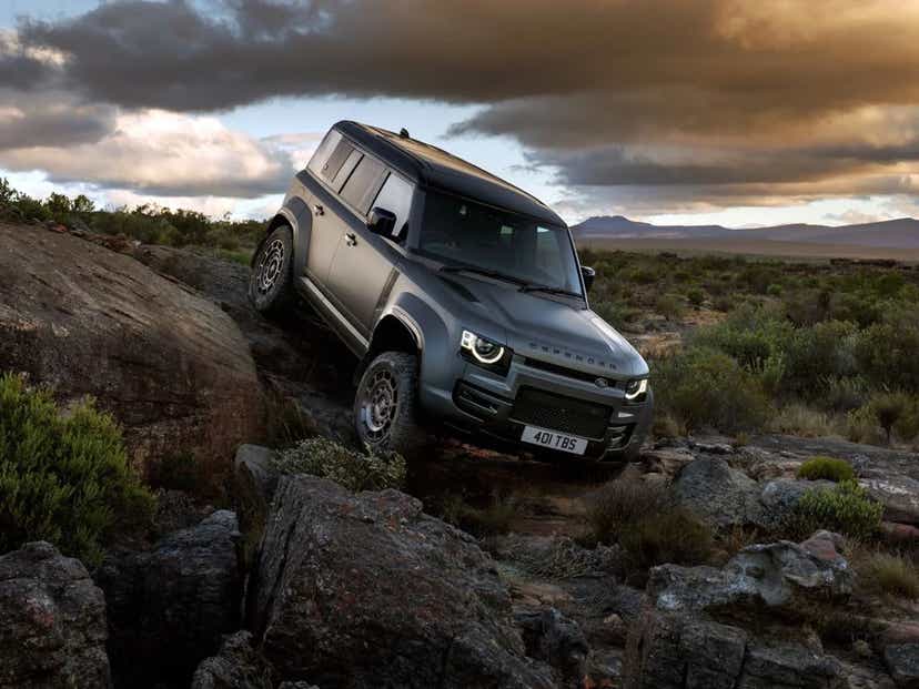 2025 land rover defender octa price in india