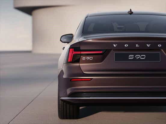 2025 volvo s90 facelift flagship sedan rear design
