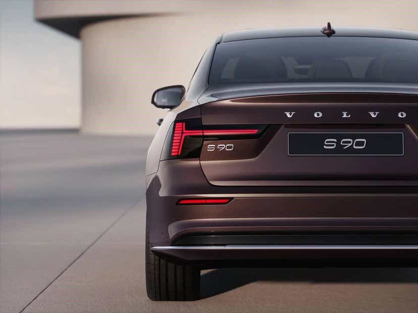 2025 volvo s90 facelift flagship sedan rear design