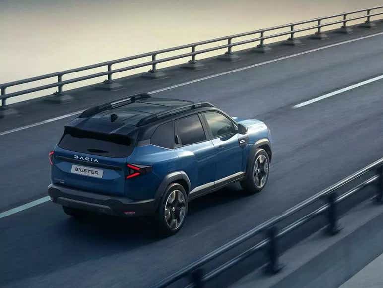 upcoming 2026 renault bigster design top view driving india dacia