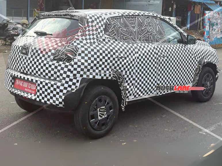 2025 Renualt Kwid EV spotted
