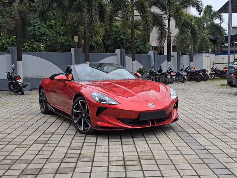 upcoming 2025 mg cyberster india launch spotted at dealerships automobile with bruce youtube