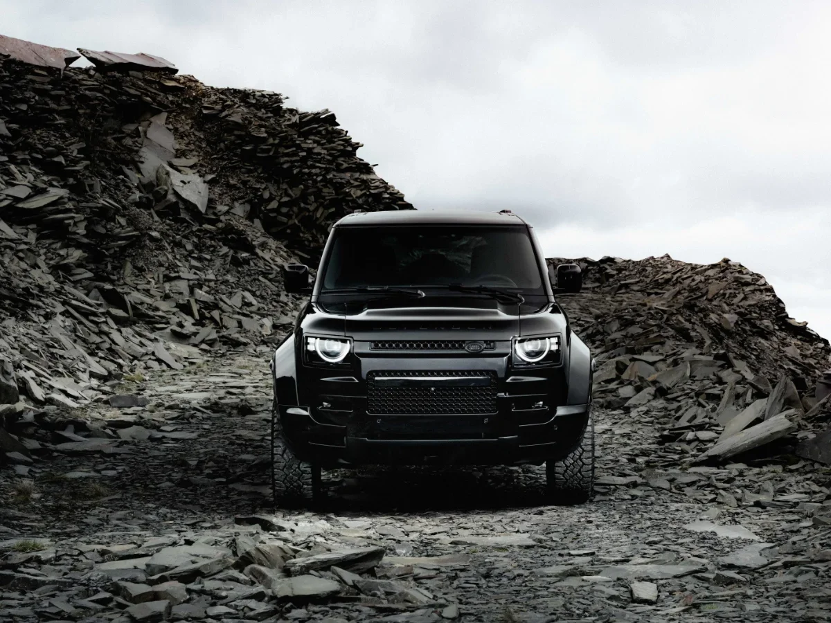 Land Rover Defender Octa Black revealed 