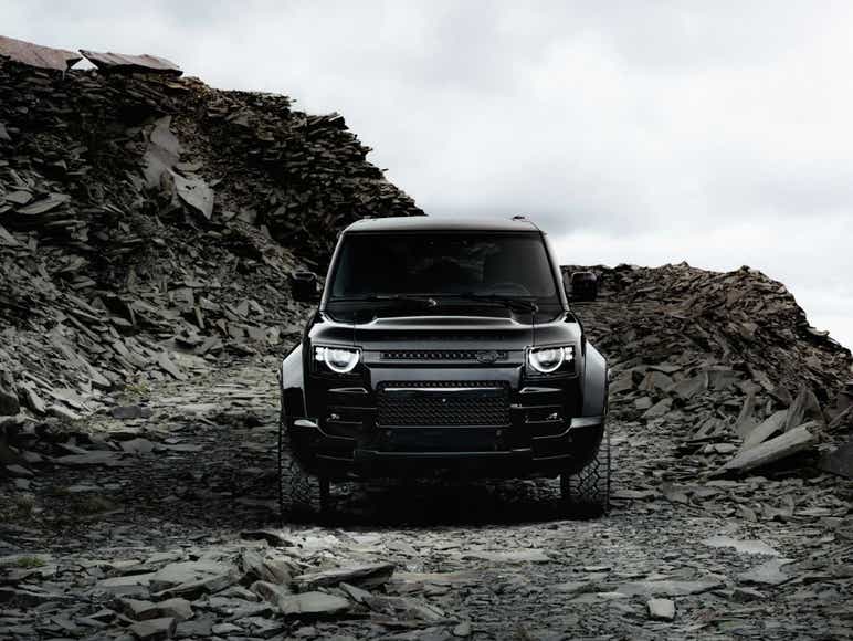 Land Rover Defender Octa Black revealed