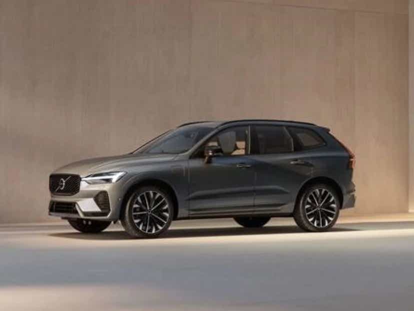 2025 volvo xc60 facelift design front side