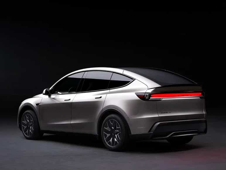 2025 Tesla Model Y L revealed