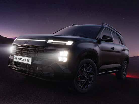 2025 hyundai alcazar knight edition front three quarters