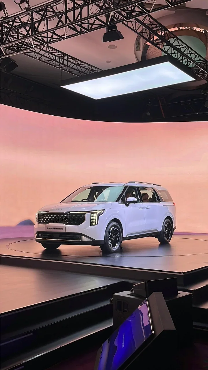 2024 kia carnival mpv exterior launched in india
