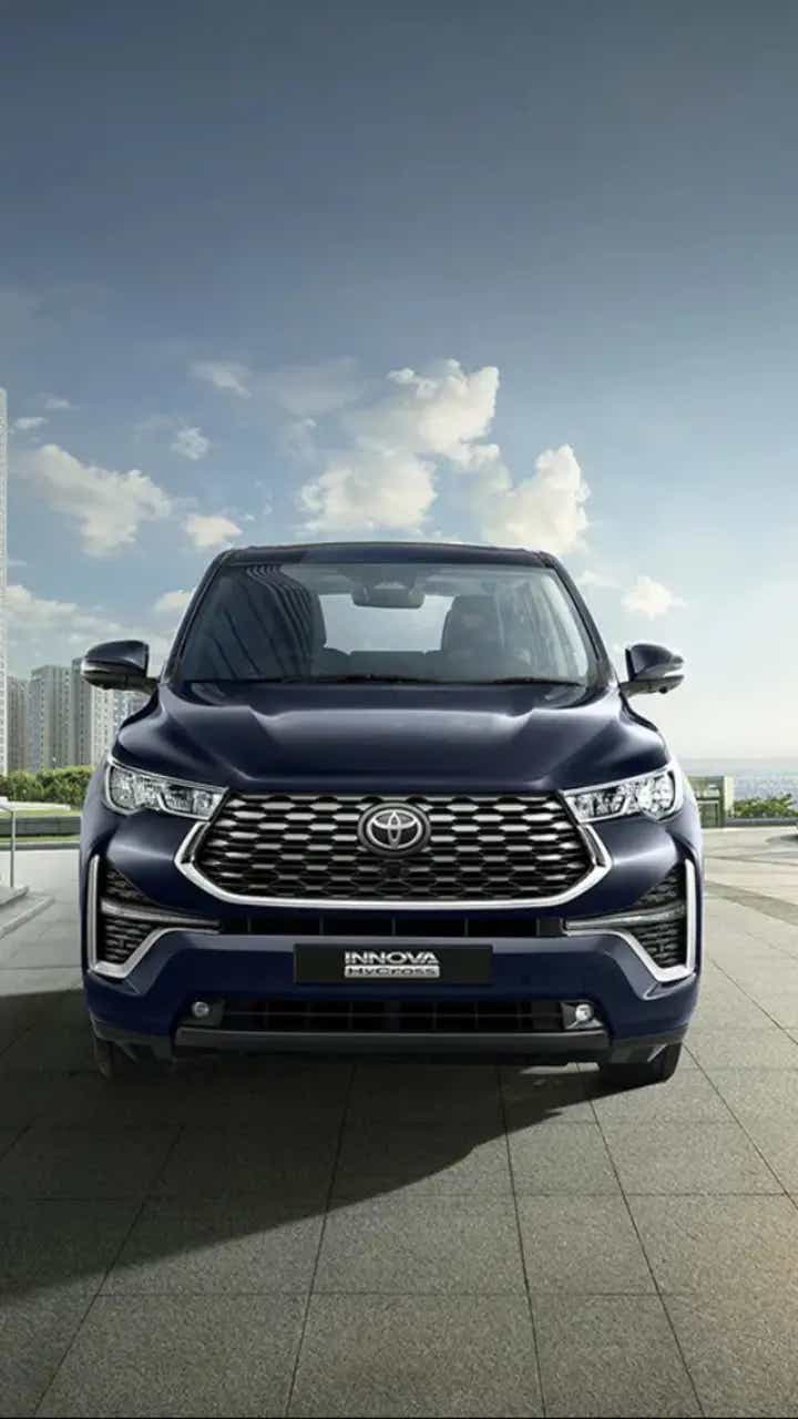 toyota innova hycross