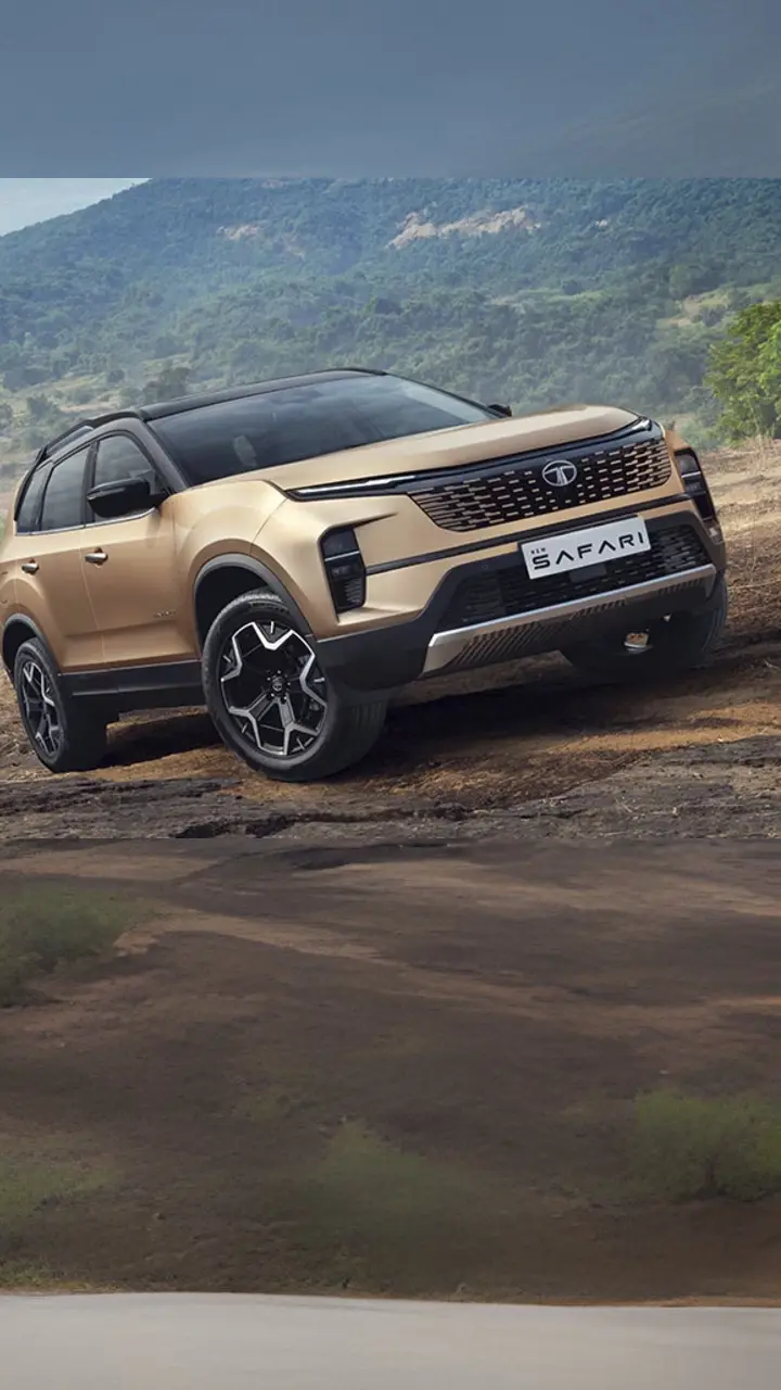 2025 tata safari off-roading wallpaper