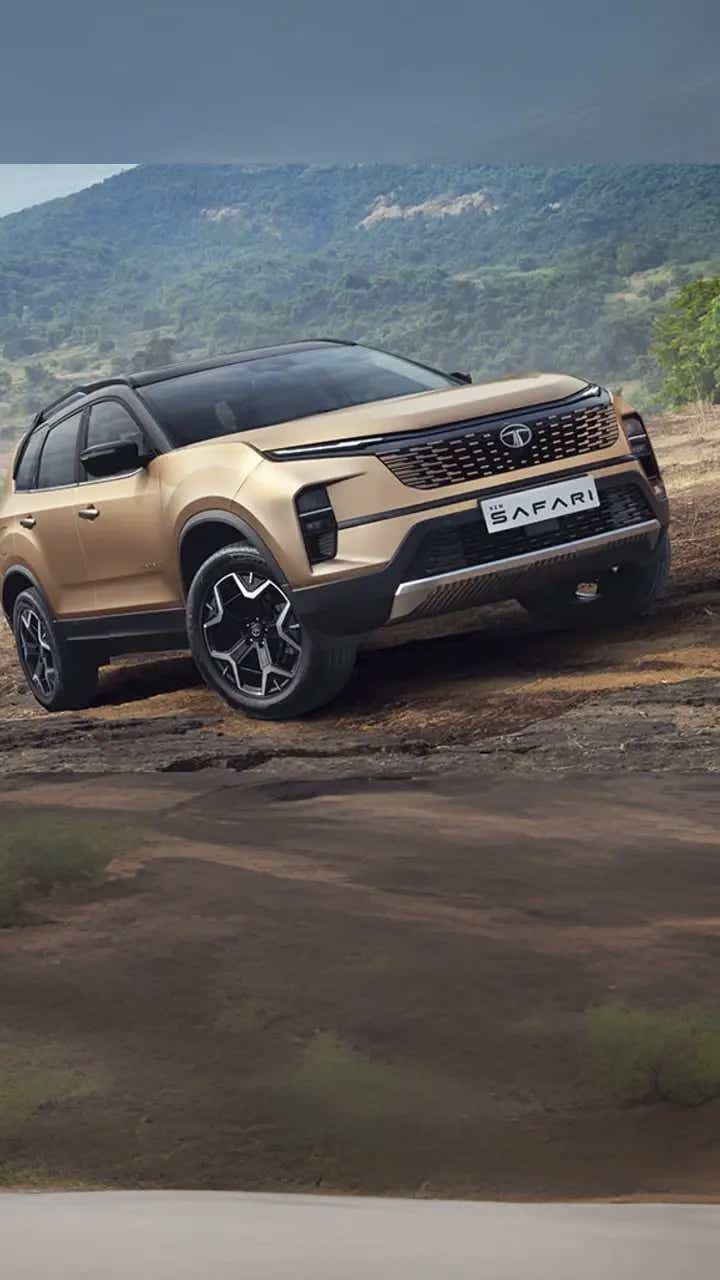 2025 tata safari off-roading wallpaper