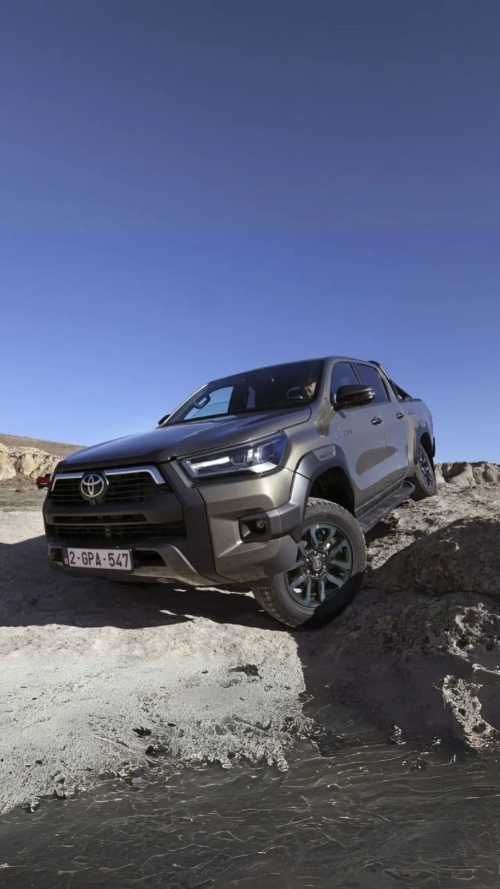 2025 toyota hilux diesel hybrid 48v mild uk