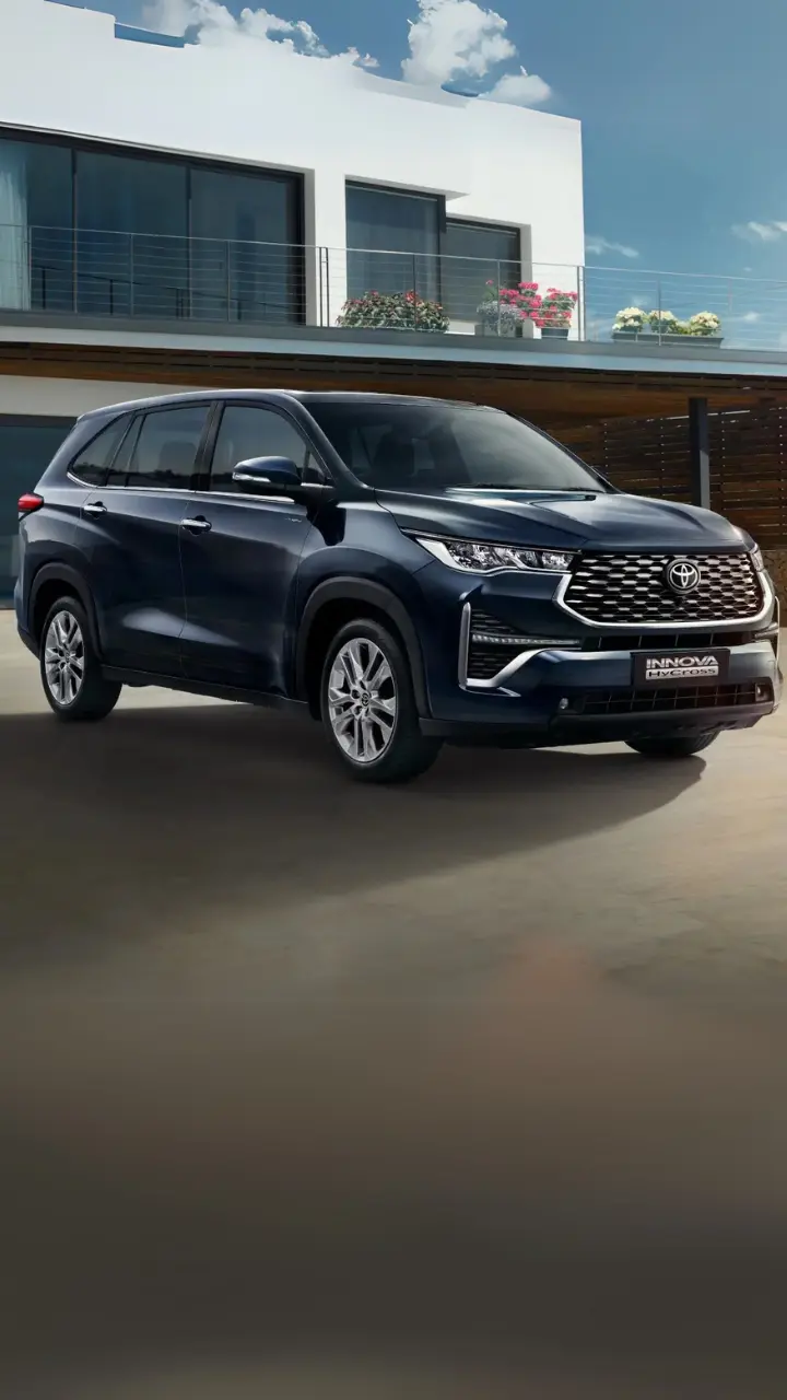 toyota innova hycross