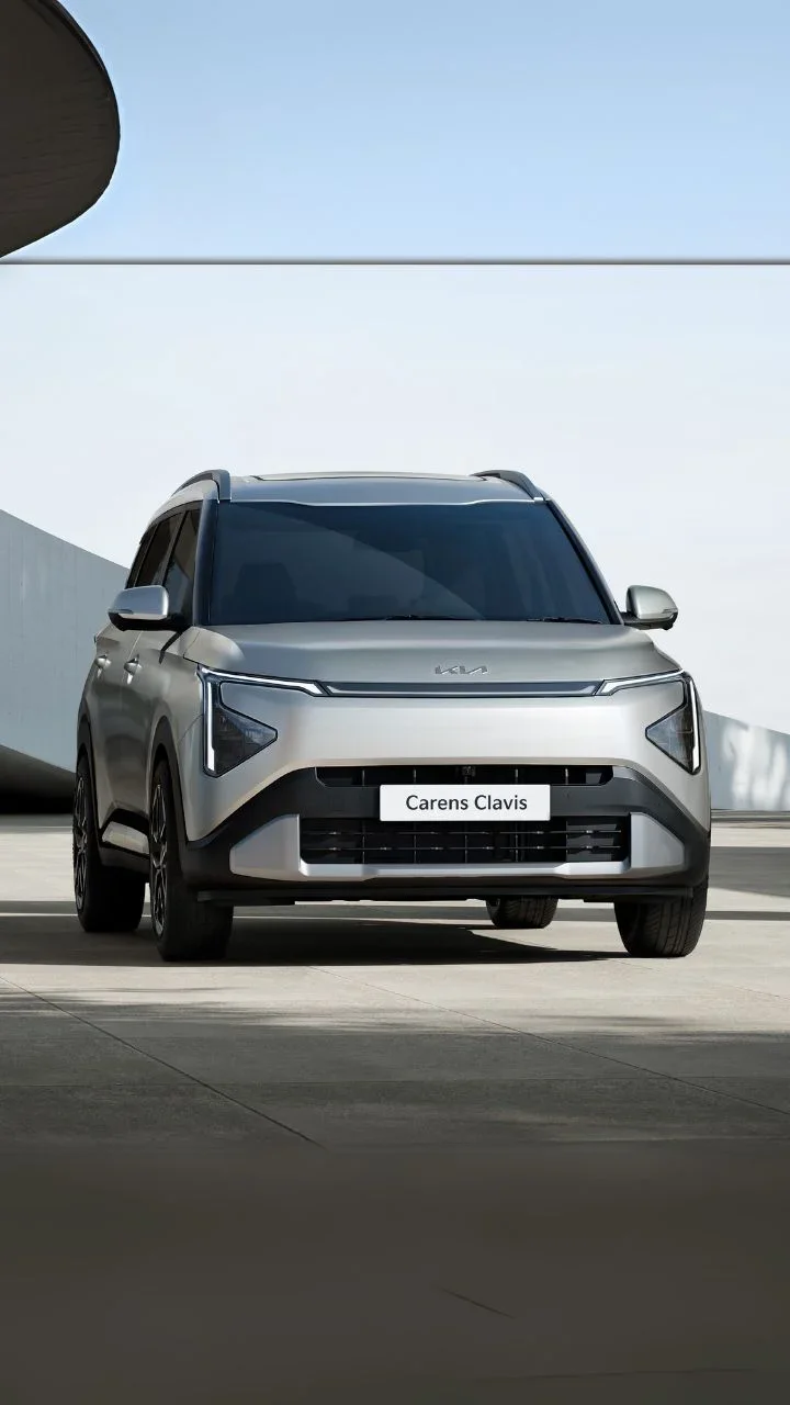 upcoming new 2025 kia clavis revealed launched carens