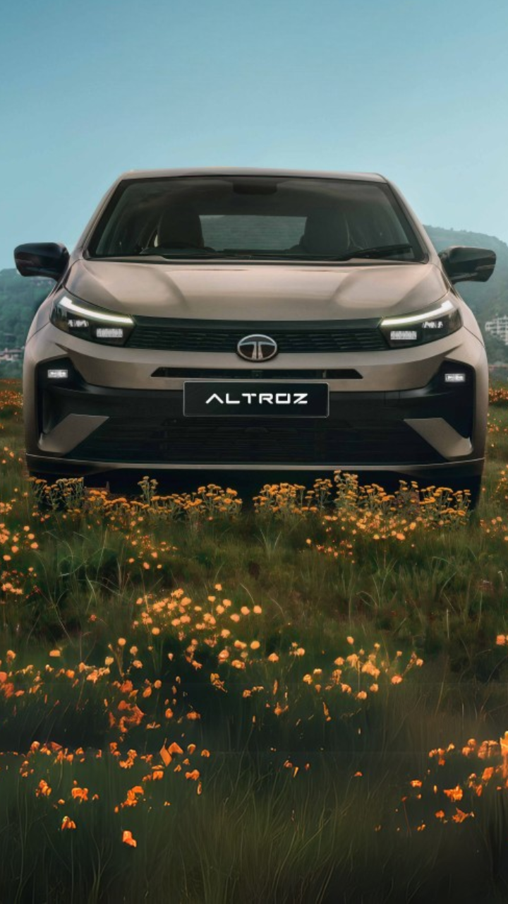2025 Tata Altroz front image 