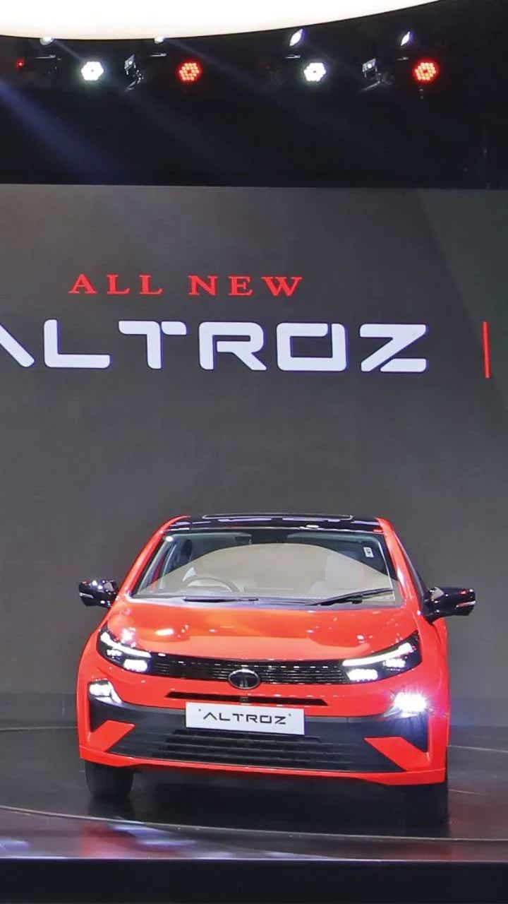 2025 new tata altroz facelift launched in india