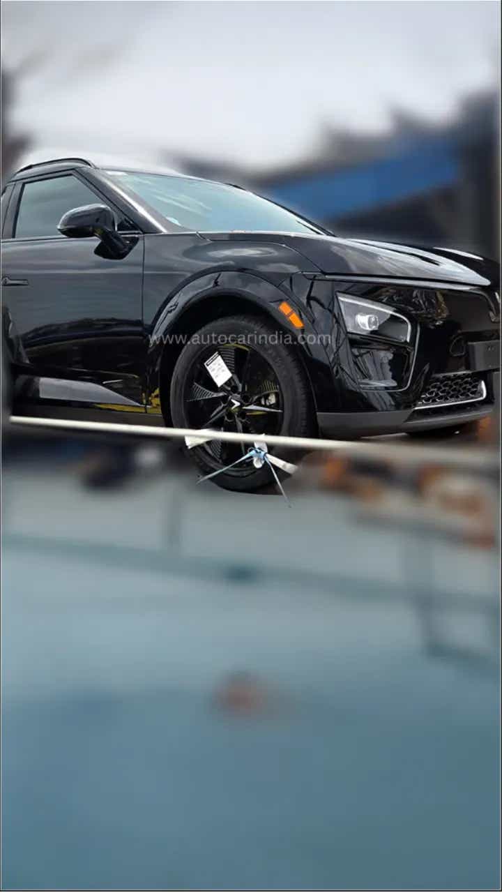 Upcoming VinFast VF7 spied testing in Mumbai