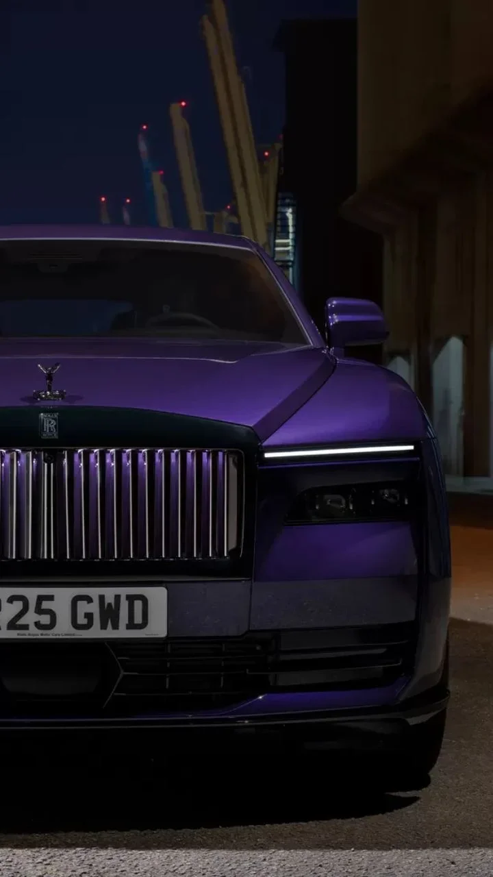 new 2025 rolls royce spectre black badge front